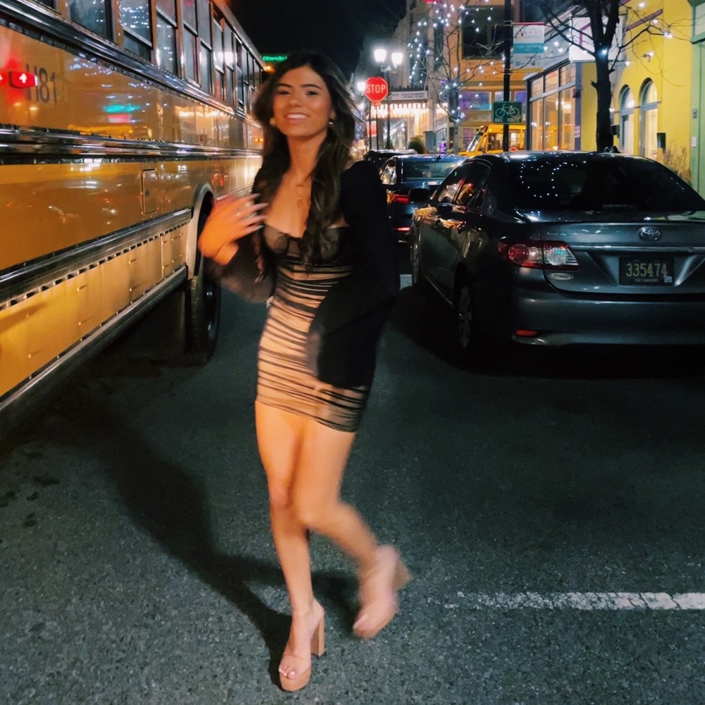 Meet your Posher, Valeria